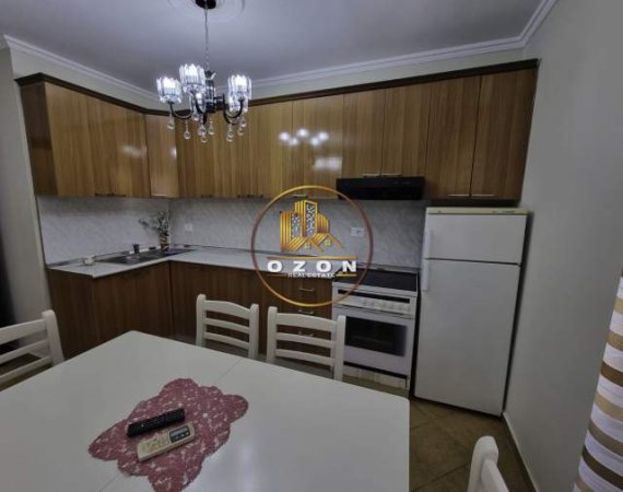 Tirane, jepet me qera apartament 2+1+A+BLK Kati 2, 96 m² 450 Euro (BLLOKU I VILAVE)