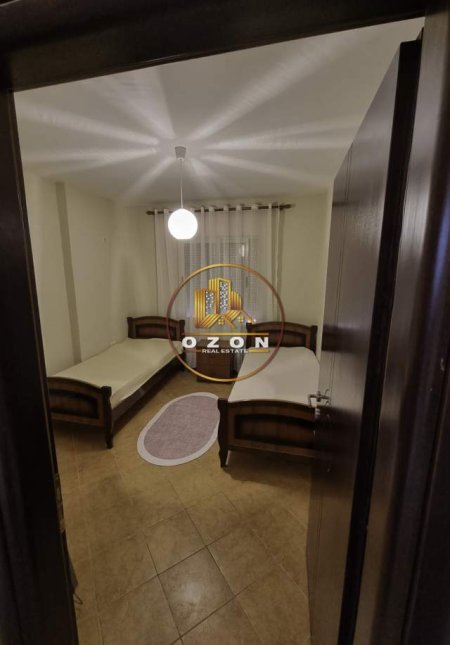 Tirane, jepet me qera apartament 2+1+A+BLK Kati 2, 96 m² 450 Euro (BLLOKU I VILAVE)