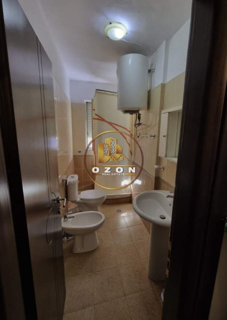 Tirane, jepet me qera apartament 2+1+A+BLK Kati 2, 96 m² 450 Euro (BLLOKU I VILAVE)