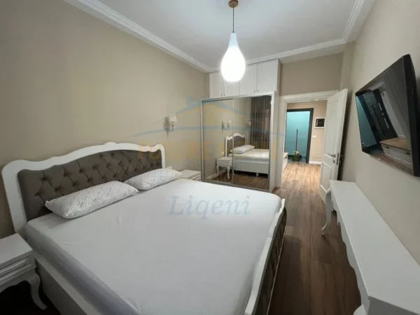 0683487469  Tirane, jepet me qera apartament 1+1+Ballkon Kati 5, 65 m² 600 € (Prane Shkolles se Baletit)