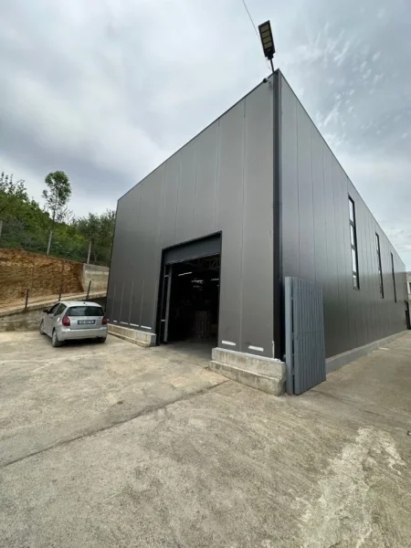 Tirane, jepet me qera magazine Kati 0, 850 m² 1.500 € (KASHAR)