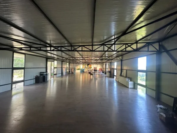 Tirane, jepet me qera magazine Kati 0, 850 m² 1.500 € (KASHAR)