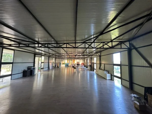 Tirane, jepet me qera magazine Kati 0, 850 m² 1.500 € (KASHAR)