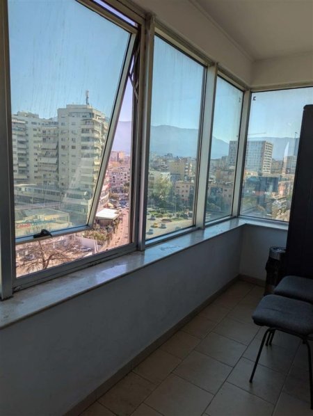 Tirane, jepet me qera zyre Kati 5, 116 m² 700 € (ZOGU I ZI)
