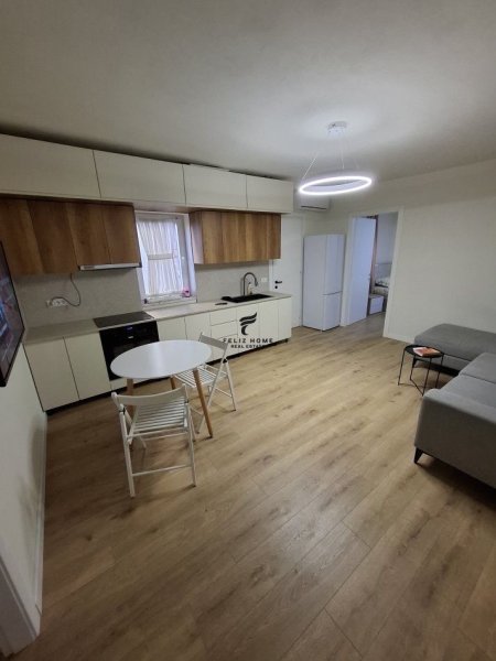 Tirane, jepet me qera apartament 2+1 Kati 4, 60 m² 600 € (RRUGA E BARRIKADAVE)