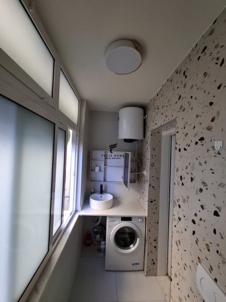 Tirane, jepet me qera apartament 2+1 Kati 4, 60 m² 600 € (RRUGA E BARRIKADAVE)
