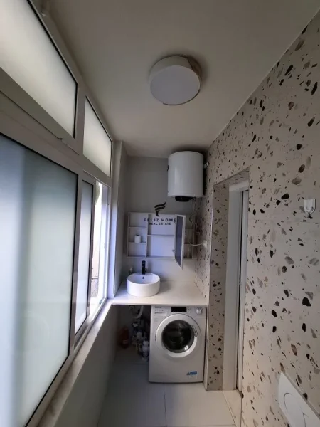 Tirane, jepet me qera apartament 2+1 Kati 4, 60 m² 600 € (RRUGA E BARRIKADAVE)