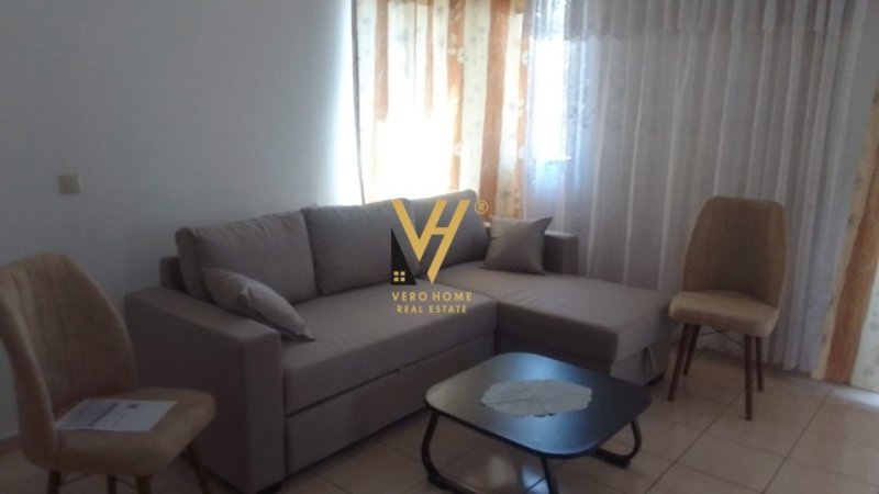 Tirane, jepet me qera apartament 3+1+Ballkon Kati 2, 120 m² 450 € (UNAZA E RE)