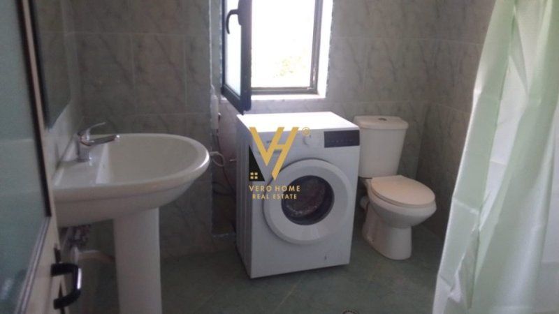 Tirane, jepet me qera apartament 3+1+Ballkon Kati 2, 120 m² 450 € (UNAZA E RE)