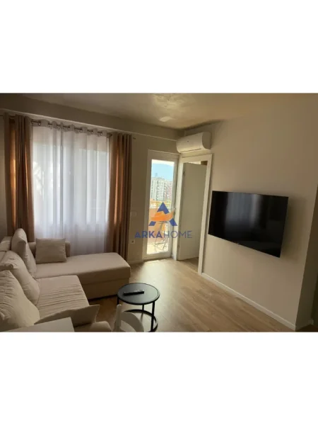 Tirane, jepet me qera 1+1 Kati 7, 50 m² 500 € (ASTIR,HOTEL GRANDA)