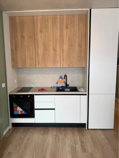 Tirane, jepet me qera 1+1 Kati 7, 50 m² 500 € (ASTIR,HOTEL GRANDA)