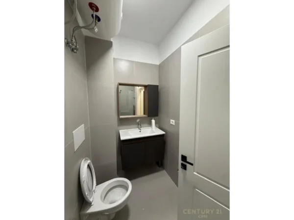 Tirane, jepet me qera apartament 1+1 Kati 6, 66 m² 600 € (Fusha e Aviacionit)