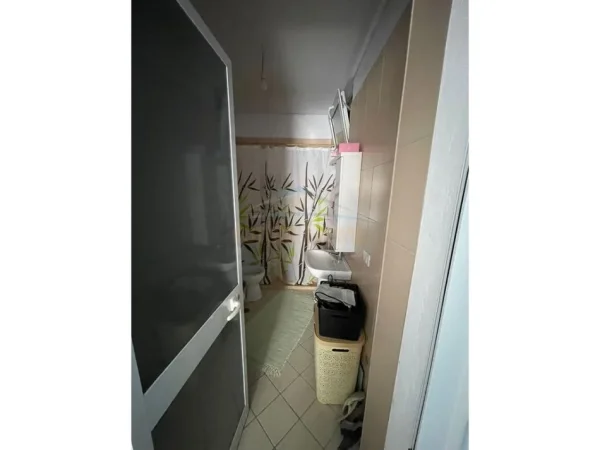 Shitet, Apartament 2+1+2, Unaza e Re, Tiranë