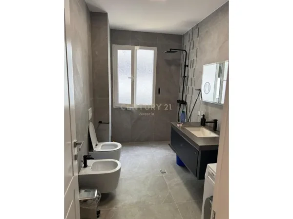 Tirane, shitet apartament 1+1 , 59 m² 120.000 € (Shitet apartament 1+1 te Kopshti Zoologjik.)