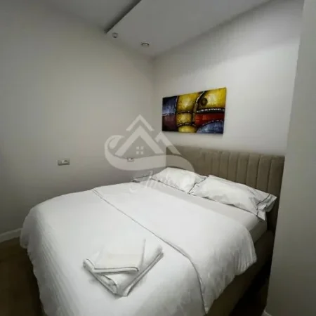 Tirane, shitet apartament 3+1 Kati 1, 220 m² 396.000 € (rrethrotullimi i kinostudios)