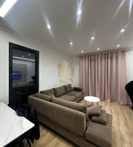 Tirane, jepet me qera apartament 2+1 Kati 4, 105 m² 700 € (Rruga Xhanfize Keko)