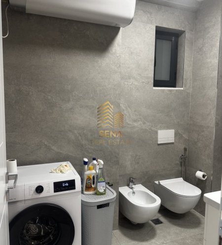 Tirane, jepet me qera apartament 2+1 Kati 4, 105 m² 700 € (Rruga Xhanfize Keko)