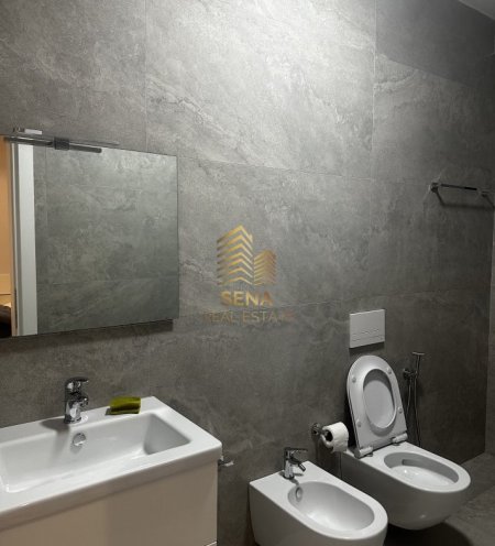 Tirane, jepet me qera apartament 2+1 Kati 4, 105 m² 700 € (Rruga Xhanfize Keko)
