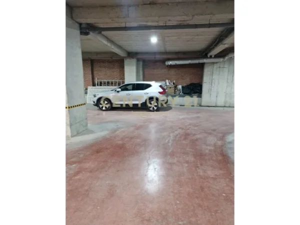 Tirane, shitet garazh | post parkimi Kati -1, 10.001 m² 640.000 € (Unaza e Re)
