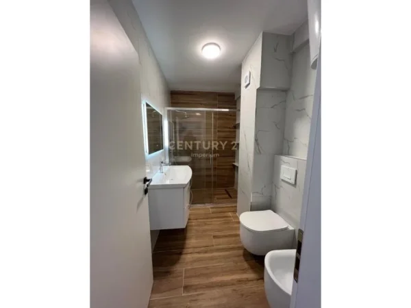 Tirane, shitet apartament Kati 7, 86 m² 130.000 € (Unaa e Re)
