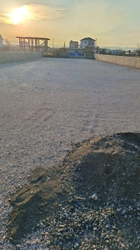 Tirane, jepet me qera Kati 0, 200 m² 1.100 € 