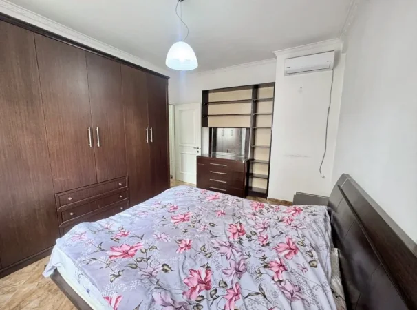 Tirane, jepet me qera apartament 2+1+Ballkon Kati 4, 110 m² 500 € (Astir, Prane Bar Oslo)