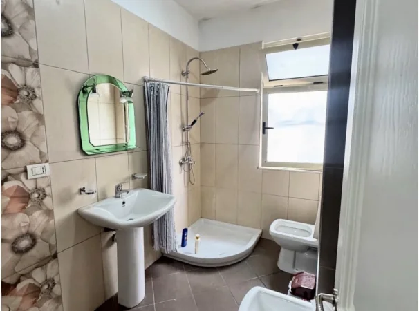 Tirane, jepet me qera apartament 2+1+Ballkon Kati 4, 110 m² 500 € (Astir, Prane Bar Oslo)