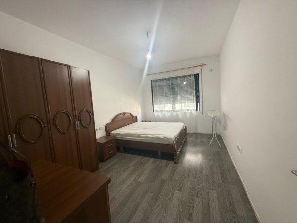 Tirane, jepet me qera apartament 2+1 Kati 2, 100 m² 550 € (teodor keko)