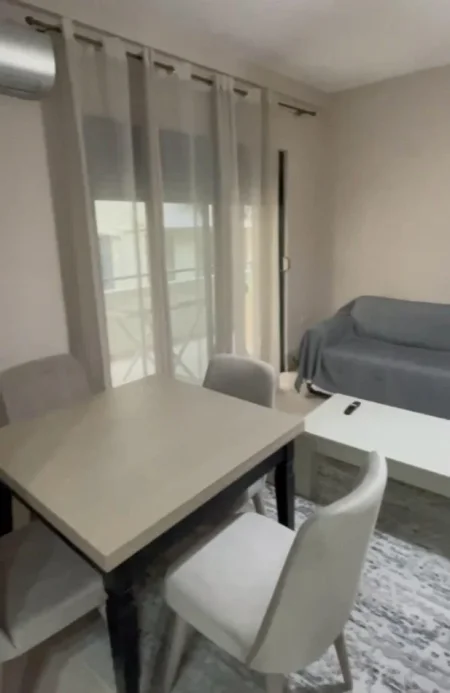 Tirane, jepet me qera apartament 1+1+Ballkon Kati 3, 70 m² 550 € (Kodra e Diellit)