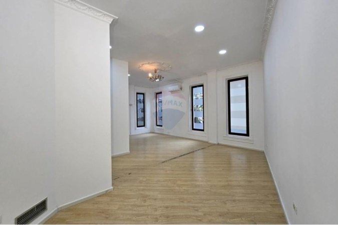 Tirane, jepet me qera apartament 1+1 Kati 2, 1.300 € (Qender)