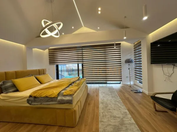 Tirane, jepet me qera Vile , 200 m² 3.500 € (BERZHIT)