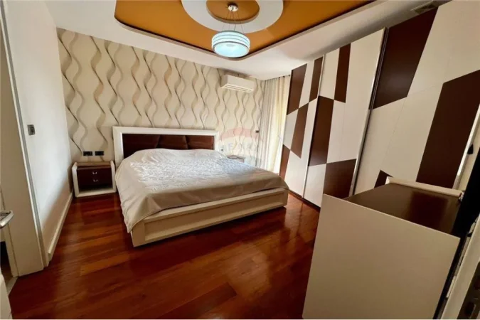 Tirane, jepet me qera apartament 2+1 Kati 4, 133 m² 1.000 € (Panorama)