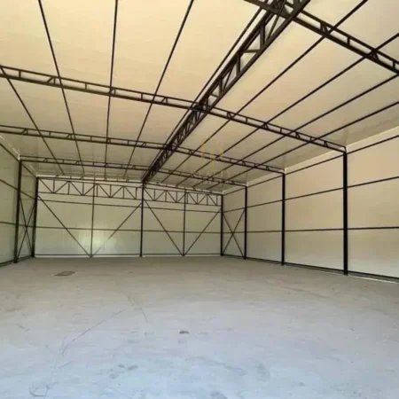 Tirane, jepet me qera ambjent biznesi , 700 m² 2.400 € (Autostrada Tirane-Durres)