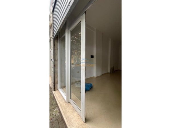 Tirane, jepet me qera ambjent biznesi Kati 0, 37 m² (Rruga Arkitekt Sinani)