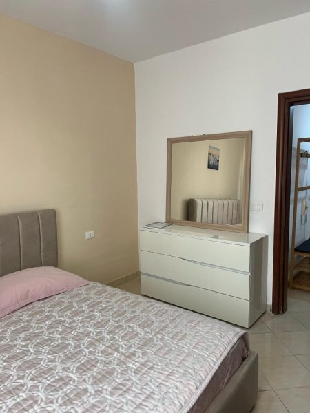 Tirane, jepet me qera 1+1+Aneks+Ballkon Kati 7, 70 m² 400 € (Astir Bar Oslo)