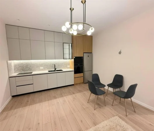 Tirane, jepet me qera apartament 2+1+Ballkon Kati 1, 90 m² 800 € (LIQENI THATE)