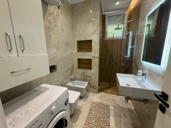 Tirane, jepet me qera apartament 2+1+Ballkon Kati 1, 80 m² 750 € (Kodra e Diellit)