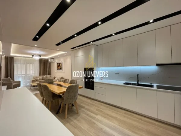 Tirane, jepet me qera apartament 2+1+Ballkon Kati 3, 120 m² 1.200 € (Kompleksi Colombo , Liqeni i Thatë)