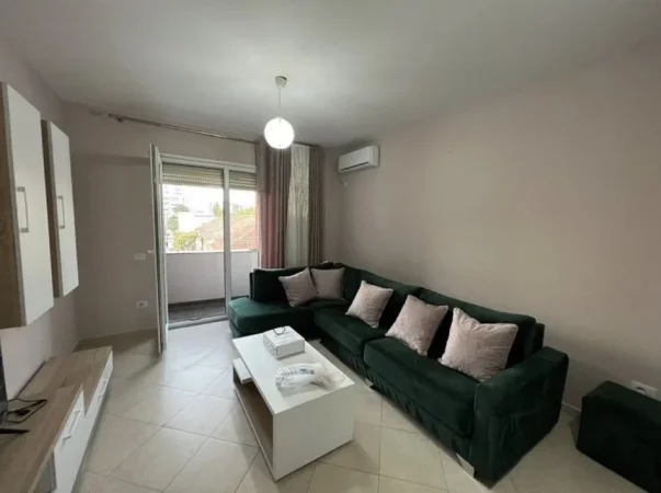 Tirane, jepet me qera apartament 2+1+Ballkon Kati 2, 99 m² (Rruga 5-Maji)