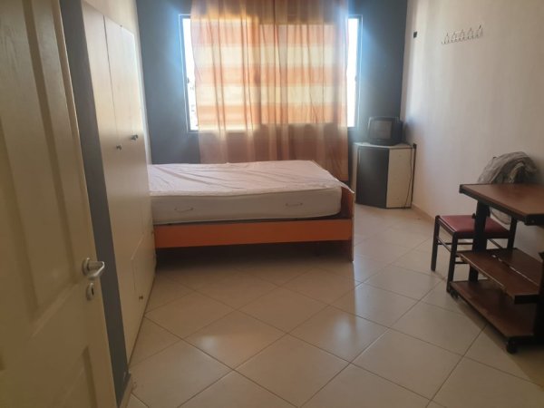Tirane, jepet me qera 2+1 Kati 8, 90 m² 400 € (OKAZION. JEPET ME QERA SUPER APARTAMENT 2+1+2 NE ASTIR PRANE VILA L.)