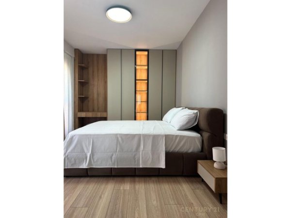 Tirane, jepet me qera apartament 2+1 Kati 8, 114 m² 1.400 € (GARDEN BUILDING)