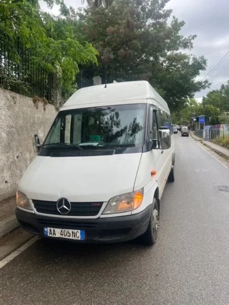 Tirane, shes Furgon sprinter viti 2001 Nafte, e bardhë manuale Kondicioner
