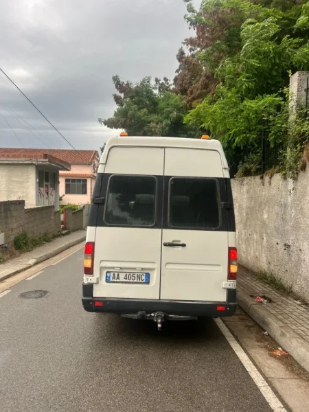 Tirane, shes Furgon sprinter viti 2001 Nafte, e bardhë manuale Kondicioner