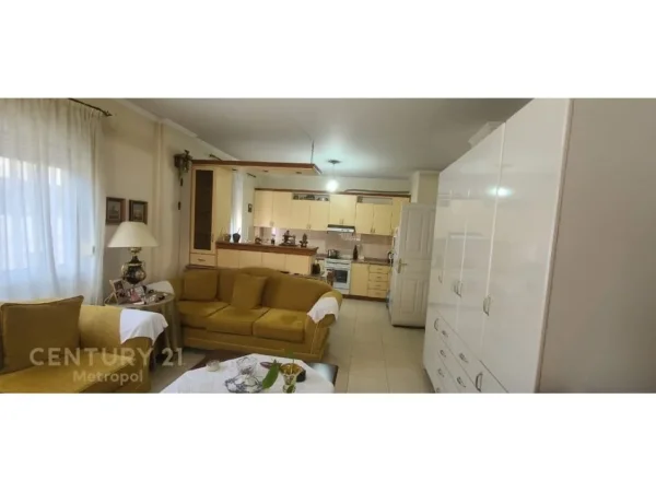 Tirane, shitet apartament 2+1 Kati 6, 110 m² 221.300 € (Rruga Medar Shtylla)