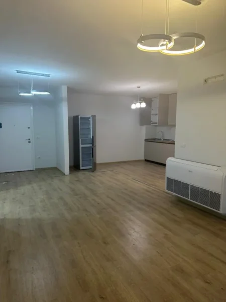 Tirane, shitet apartament 3+1 tek FUSHA AVIACIONIT
