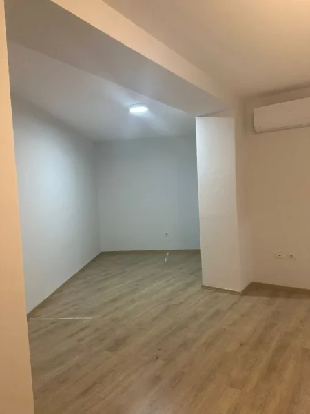 Tirane, shitet apartament 3+1 tek FUSHA AVIACIONIT