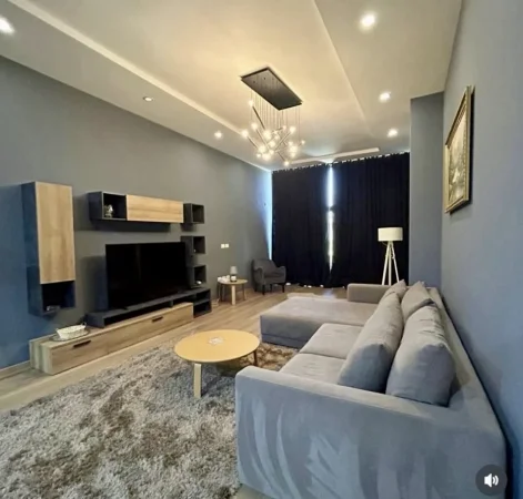 Tirane, jepet me qera apartament 1+1+Ballkon Kati 1, 110 m² 650 € (Rruga Peti, Liqeni i Thate)
