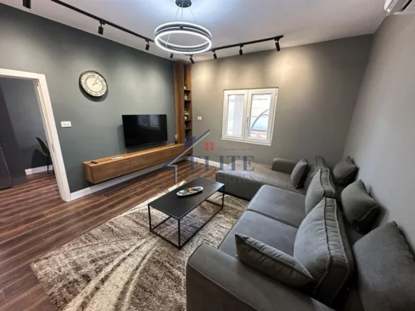 Tirane, jepet me qera shtepi 1+1+Aneks Kati 0, 70 m² 550 € (Don Bosko)