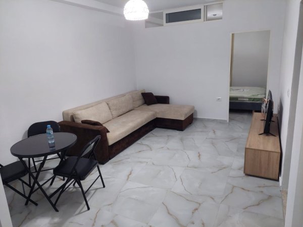 SHITET OKAZION SUPER APARTAMENT 1+1 ME HIPOTEKE NE RRUGEN NAIM FRASHERI NGJITUR ME RRUGEN E KAVAJES.