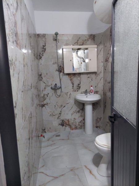 SHITET OKAZION SUPER APARTAMENT 1+1 ME HIPOTEKE NE RRUGEN NAIM FRASHERI NGJITUR ME RRUGEN E KAVAJES.